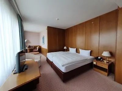 ラディソン ブル コトブス 4*