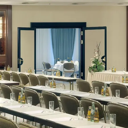 Отель Radisson Blu 4*