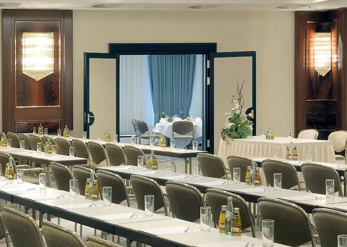 فندق Radisson Blu 4*