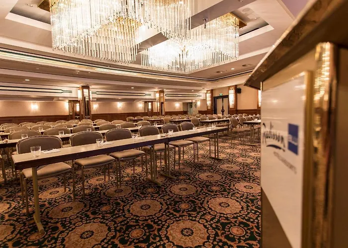 Otel Radisson Blu 4*